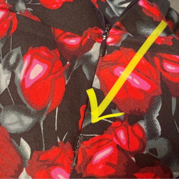 Red roses Rockabilly retro sleeveless swing dress - Picture 12 of 15